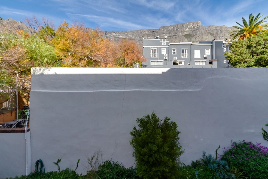 2 Bedroom Property for Sale in Oranjezicht Western Cape